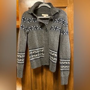 Natural reflections sweater button up